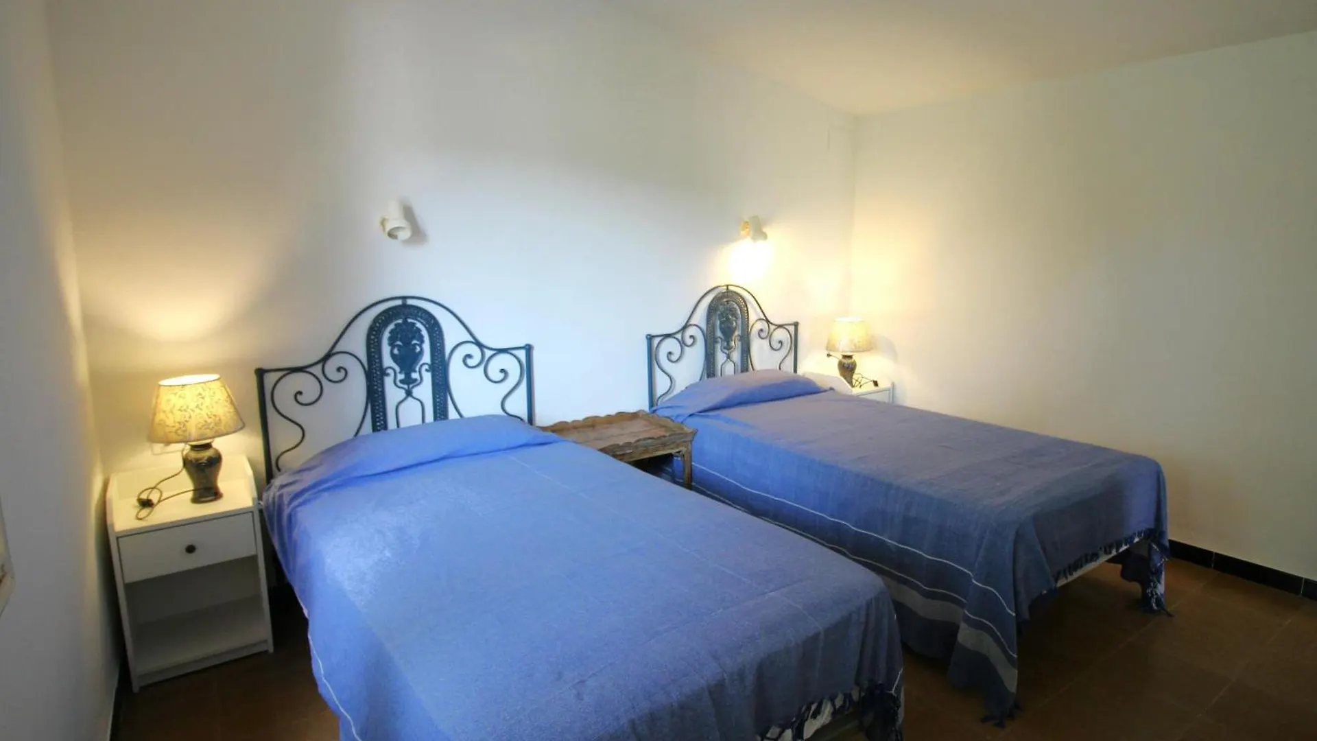 Pompeu Fabra - Apartamento Luminoso A 300 M. De La Playa De Grifeu. - Es-228-26 Llanca 0*,  Spain