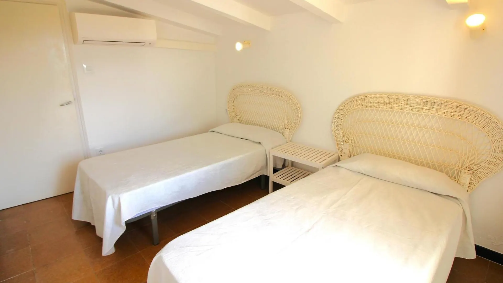 Pompeu Fabra - Apartamento Luminoso A 300 M. De La Playa De Grifeu. - Es-228-26 Llanca